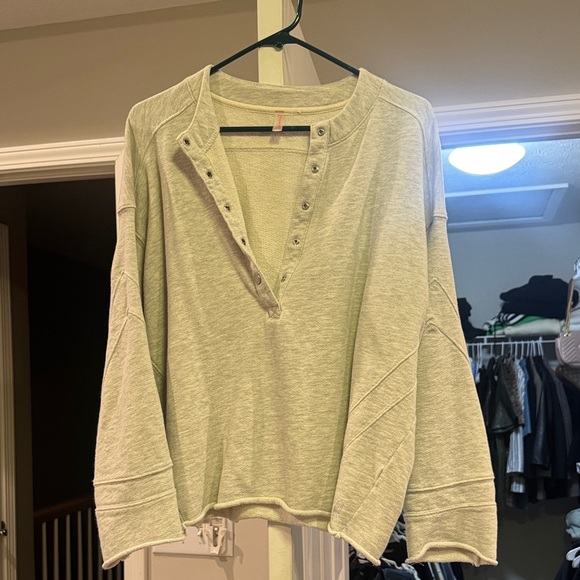 FREE PEOPLE MOVEMENT Light Gray Sweatshirt - Picture 1 of 3